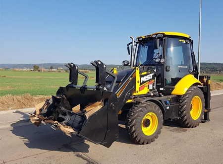 Экскаватор-погрузчик в аренду в Казани